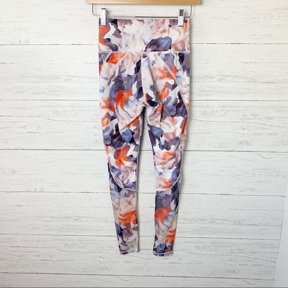 FABLETICS Stella High Rise Leggings Daydream Mesh Floral - Picture 4 of 13